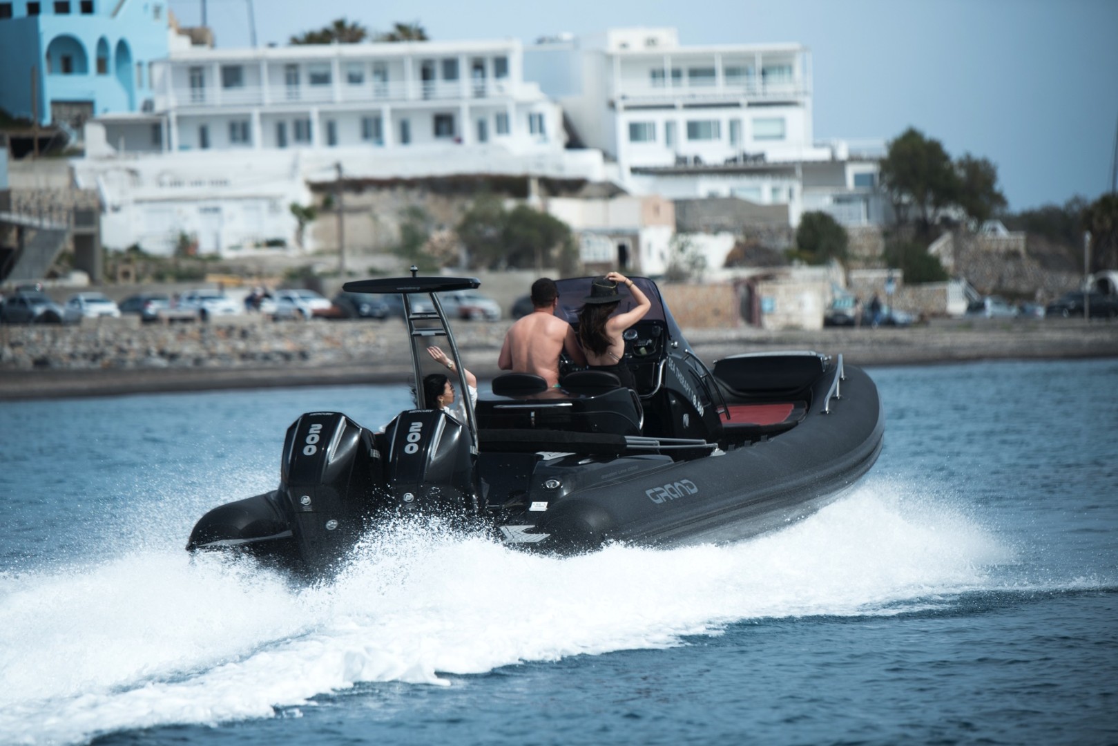 ELEGANT CRUISE